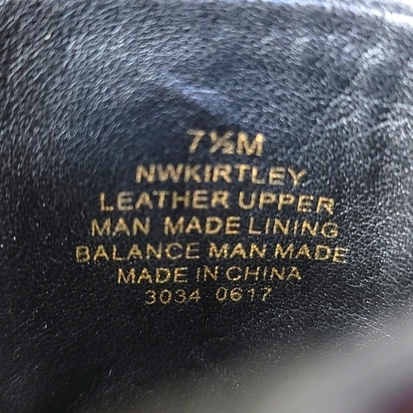 Nine WEST Gold Buttons Black leather Ankle Boots - Picture 10 of 10